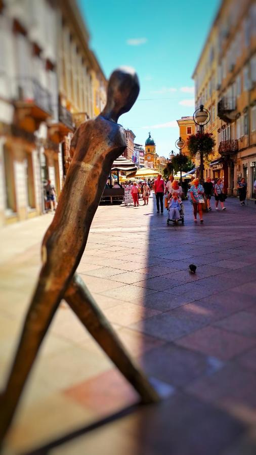 Center Rooms With Terrace Rijeka Buitenkant foto
