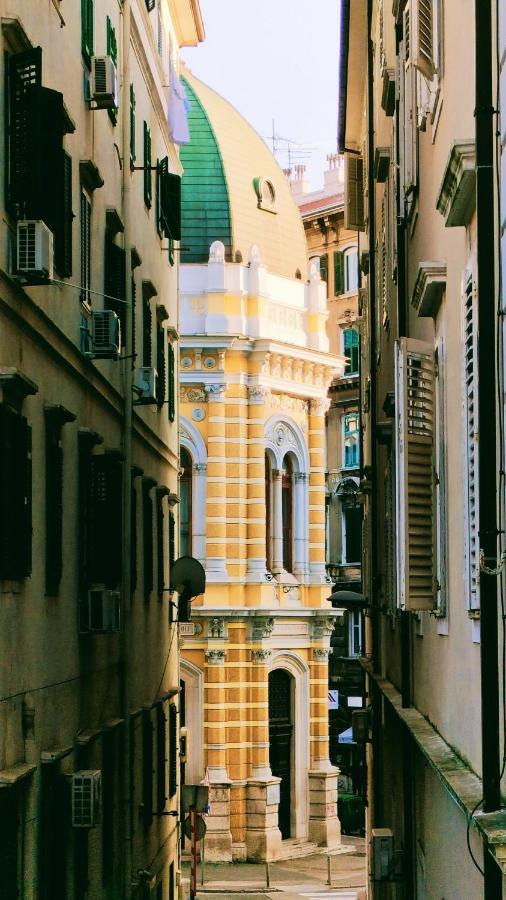 Center Rooms With Terrace Rijeka Buitenkant foto