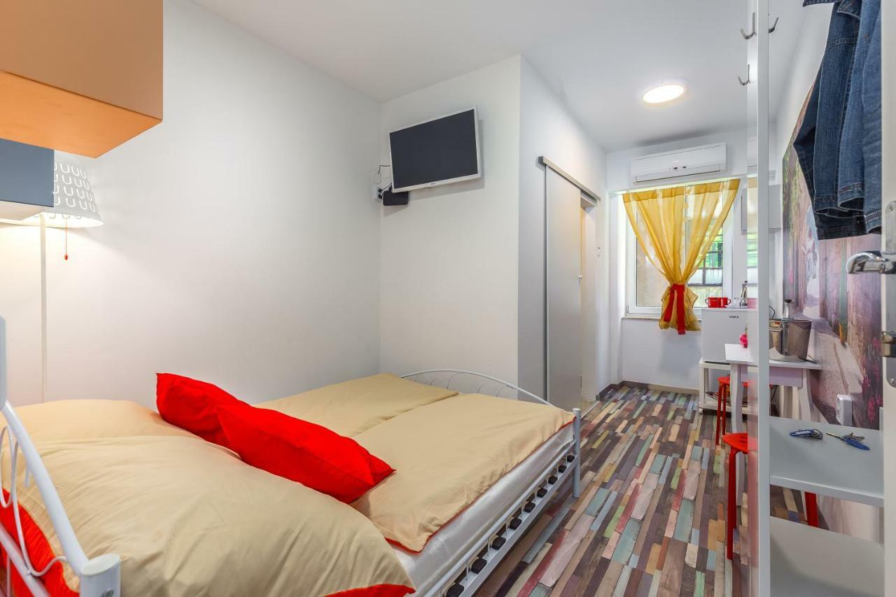 Center Rooms With Terrace Rijeka Buitenkant foto
